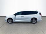 New 2025 Chrysler Pacifica Select image 4
