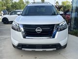 New 2025 Nissan Pathfinder Platinum image 2