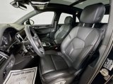 Certified 2025 Porsche Macan image 5