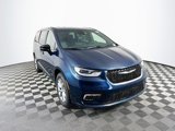 New 2025 Chrysler Pacifica Select image 2