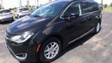 Used 2020 Chrysler Pacifica Touring-L image 4