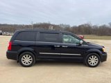 Used 2011 Chrysler Town & Country Touring-L image 5