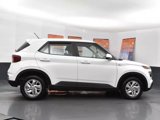 Used 2024 Hyundai Venue SE image 4