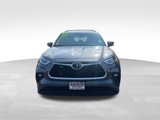 Used 2022 Toyota Highlander XLE image 2