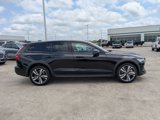 Used 2023 Volvo V60 B5 Cross Country Plus image 2