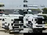 Used 2025 INFINITI QX80 Sensory image 2