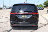 Used 2023 Chrysler Pacifica Touring-L image 5