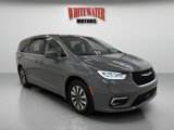 Used 2022 Chrysler Pacifica Touring-L w/ Uconnect Theater Family Group image 5