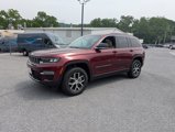 New 2025 Jeep Grand Cherokee Limited w/ Luxury Tech Group II image 2