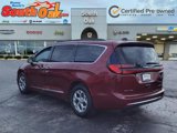 Certified 2023 Chrysler Pacifica Limited image 4