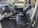 Used 2022 Chrysler Pacifica Touring-L image 2
