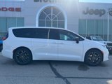New 2026 Chrysler Pacifica Select image 4