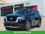 New 2025 Nissan Pathfinder Platinum image 2