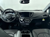New 2025 Chrysler Pacifica Select image 5