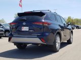New 2025 Toyota Highlander Platinum image 5