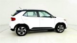 Used 2024 Hyundai Venue Limited image 5