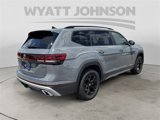 New 2025 Volkswagen Atlas Peak Edition SE image 5