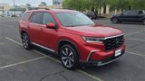 Used 2023 Honda Pilot Touring image 3