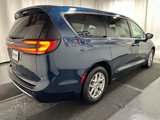 New 2025 Chrysler Pacifica Select image 3