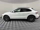 Certified 2025 Porsche Macan image 2