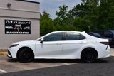 Used 2022 Toyota Camry SE image 3
