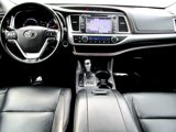 Used 2018 Toyota Highlander XLE image 2