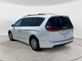 Used 2022 Chrysler Pacifica Touring-L image 3