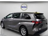 Used 2022 Toyota Sienna XLE image 3
