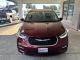 Used 2023 Chrysler Pacifica Touring-L image 3