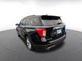 Used 2024 Ford Explorer Limited image 3