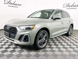 Used 2024 Audi Q5 e Prestige w/ Prestige Package image 3