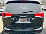 Used 2022 Chrysler Voyager LX image 5