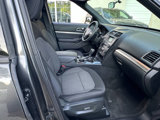 Used 2018 Ford Explorer XLT image 2