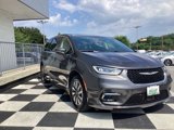 Used 2023 Chrysler Pacifica Touring-L image 3