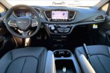 New 2025 Chrysler Pacifica Select image 5