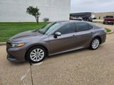 Used 2020 Toyota Camry LE image 4