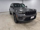 Used 2024 Jeep Grand Cherokee Altitude image 2