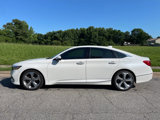 Used 2018 Honda Accord Touring image 2