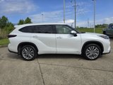 Used 2024 Toyota Highlander Platinum image 4
