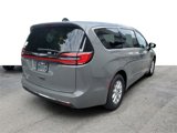 New 2025 Chrysler Pacifica Select image 4