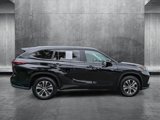 Used 2024 Toyota Highlander XLE image 4