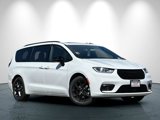New 2025 Chrysler Pacifica Limited image 2