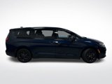 Used 2022 Chrysler Pacifica Touring-L w/ S Appearance Package image 2