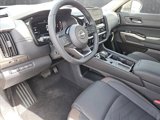 New 2025 Nissan Pathfinder Platinum image 3
