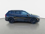Certified 2024 Volkswagen Tiguan SE R-Line image 2