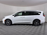 New 2026 Chrysler Pacifica Pinnacle image 3