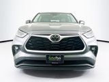 Used 2024 Toyota Highlander LE image 2