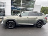 Used 2024 Volkswagen Atlas Peak Edition SEL image 2