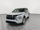 New 2025 Mitsubishi Outlander ES image 4