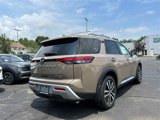 New 2025 Nissan Pathfinder Platinum image 2